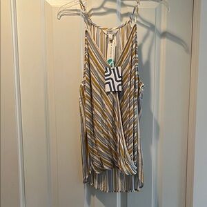 NWT Market Spruce wrap tank